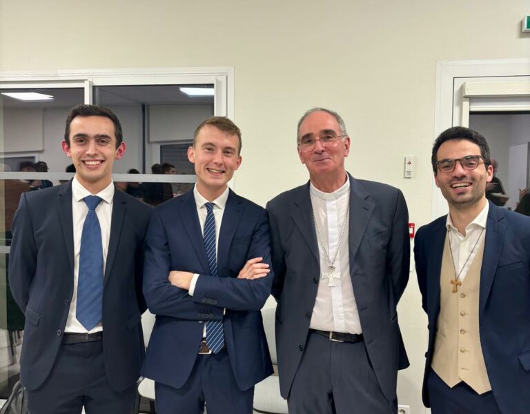 L&rsquo;admission un premier « Me voici »