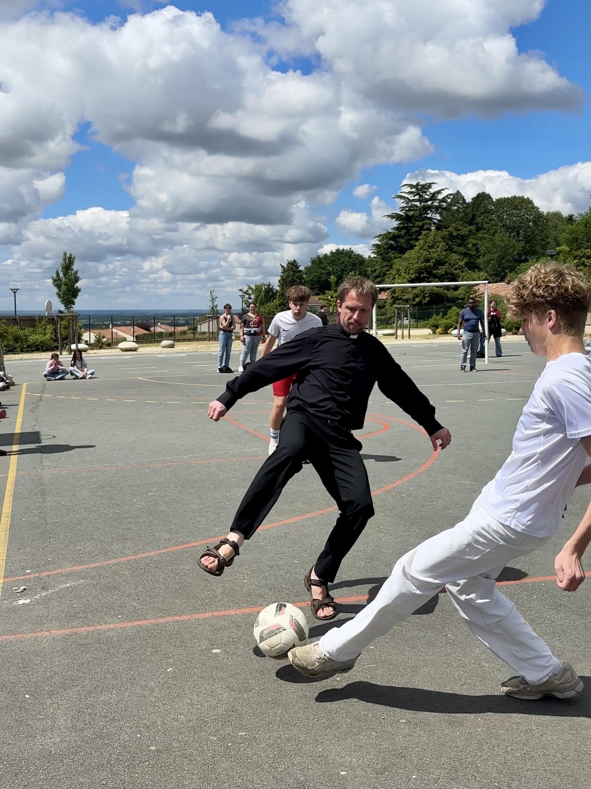 Match de football avec les jeunes